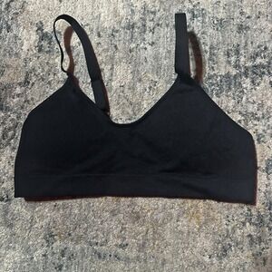 Athletic Works Black Ribbed Seamless Sports Bra Wireless Bralette Small Medium